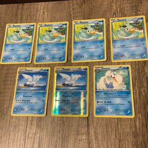 Pokemon TCG Ducklett/Swanna Bundle (7 Cards)